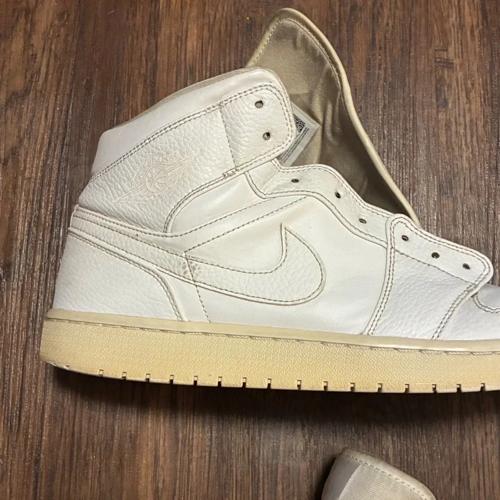 Jordan authentic nike